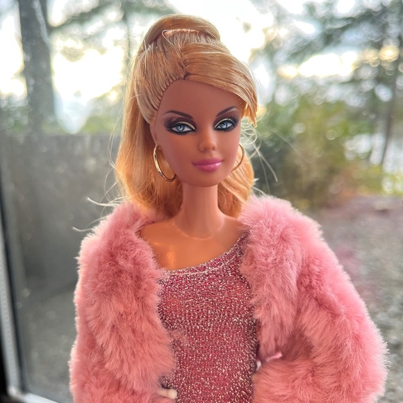 Barbie Other - Barbie Doll 2008 Top Model Resort Barbie